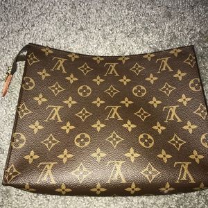 Louis Vuitton toiletry 26